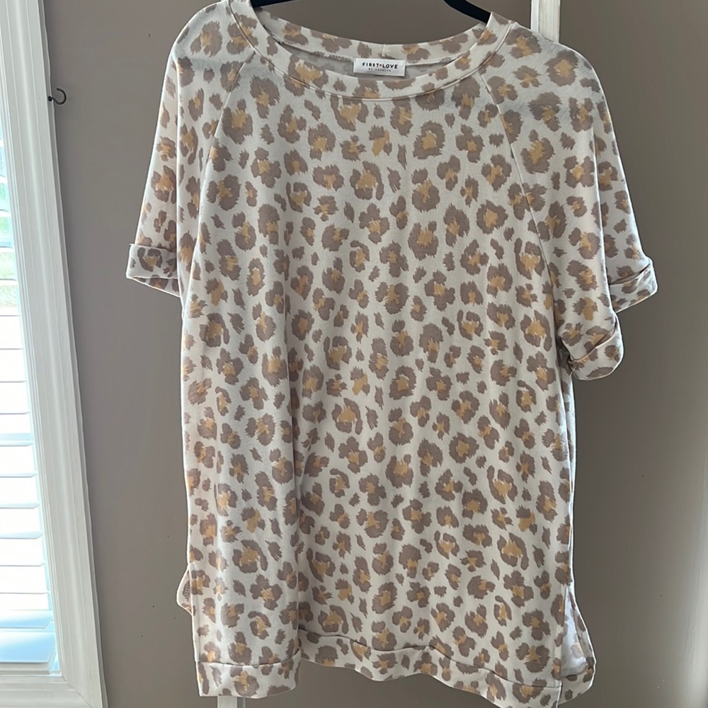 Leopard print tee